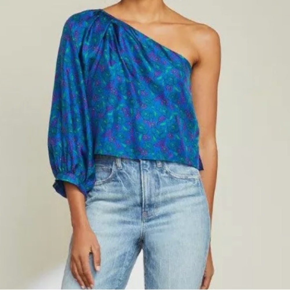 VERONICA BEARD Lyric
One-Shoulder Silk Top